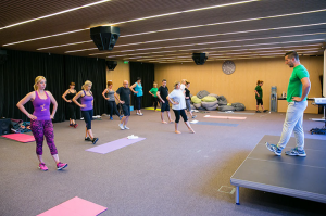 Упражнения по комбинирана гимнастика | LuckyFit