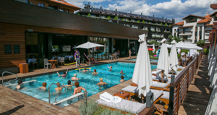 [:bg]Упражнения във вода[:en]Exercises in water[:]