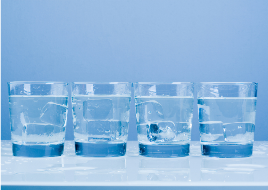 По колко вода трябва да пием на ден и по кое време да я приемаме?