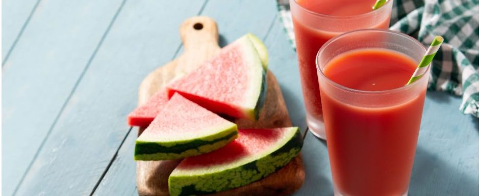 Две чаши сок от диня