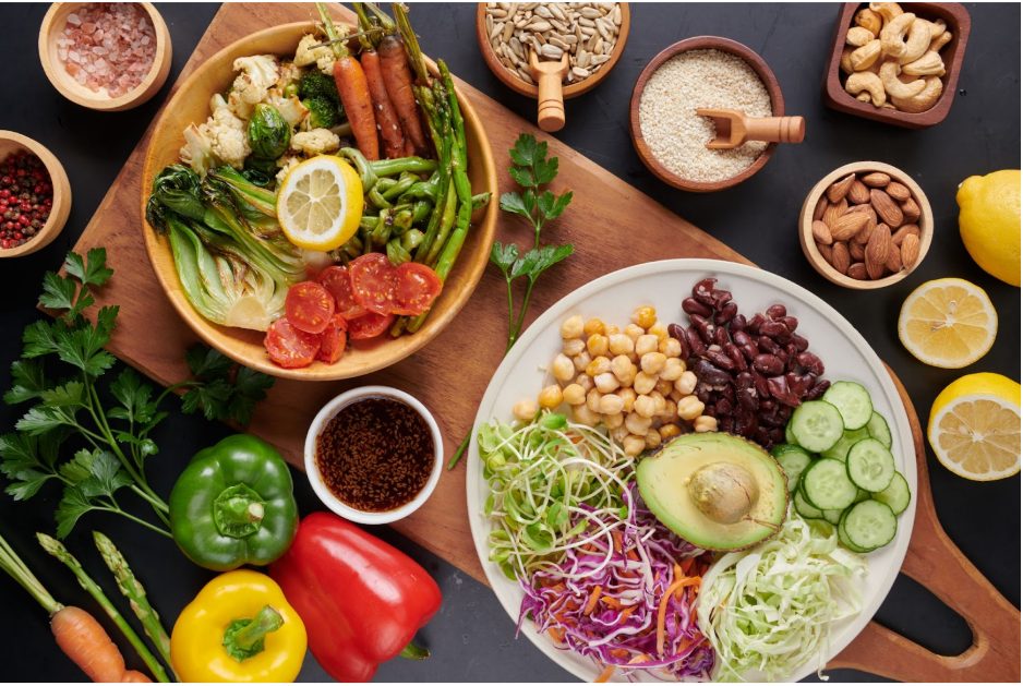 Полезни храни при противовъзпалителна диета - чушки, лимони, авокадо, ядки, семена, зеле и други.