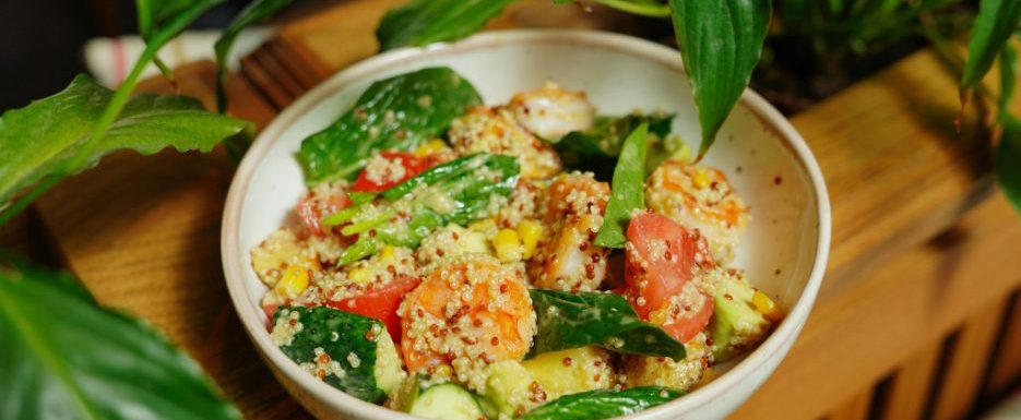 ястие с киноа и зеленчуци